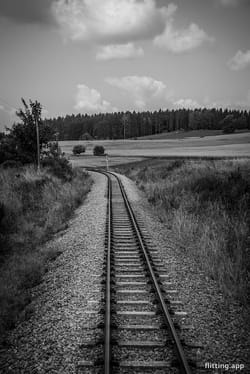 மருத்துவப் பிரதிநிதி ஒருவரைப் பின்புலமாக இருக்கும்.