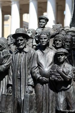 South Dakota Governor Says Migrant's Advice May Violate Constitution