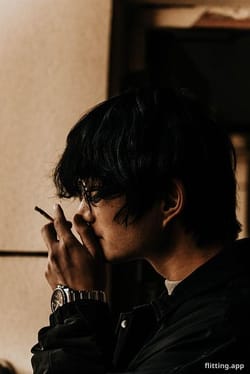 Matthew Perry opens up about addiction to Peter Hitchens