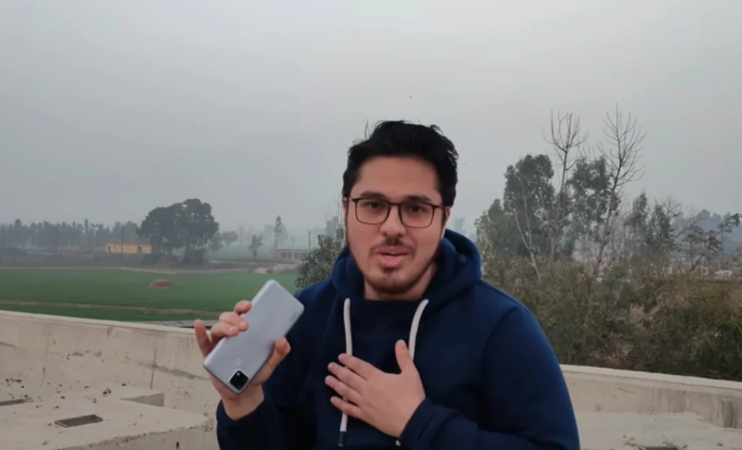 I really admire this guy who went to one of India's top engineering schools but doesn't flaunt his accomplishments