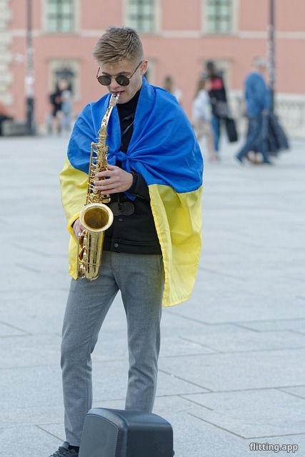 Ukraine's president promises to run in elections amid war