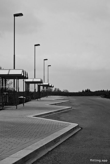 "आस-मी ने बस में मिलकर दोस्ती बांध ली"